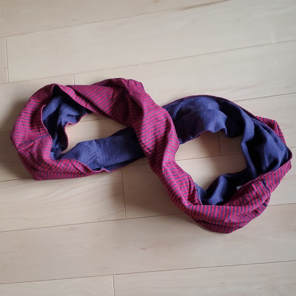Infiniti scarf